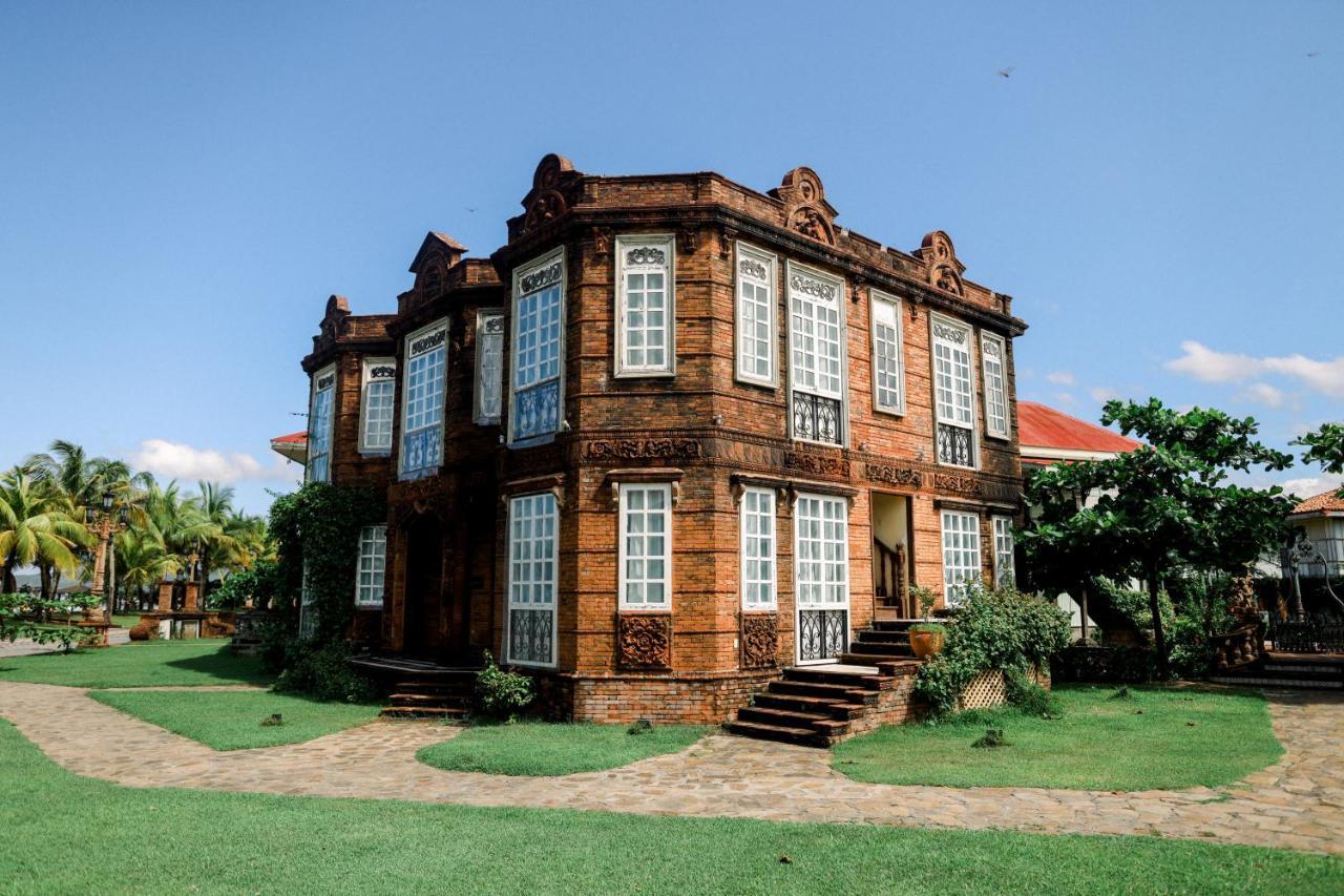 Resort Casas Filipinas De Acuzar Bagac