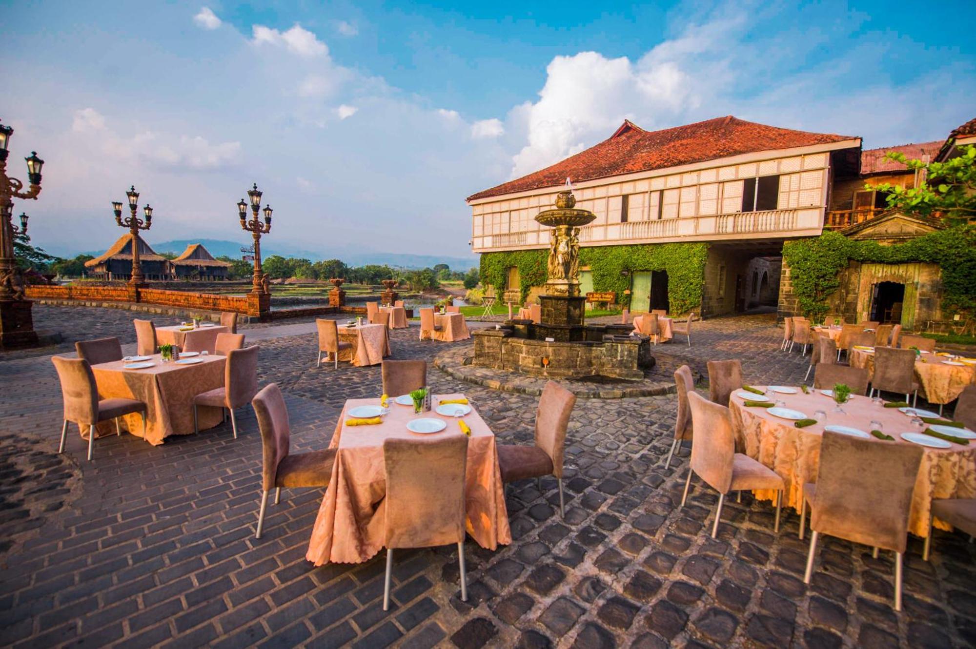 Resort Casas Filipinas De Acuzar