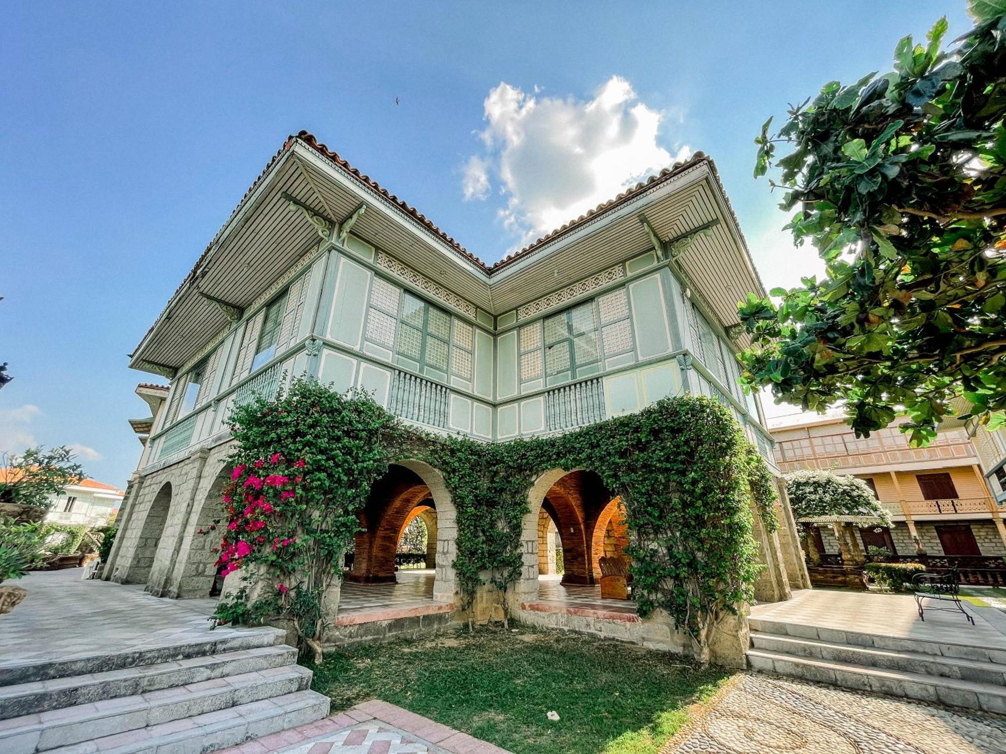 Casas Filipinas De Acuzar Resort 5*